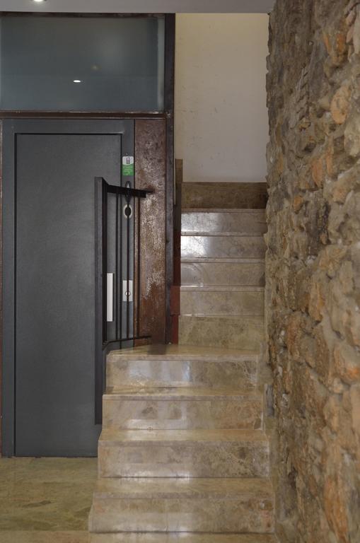 Girona Housing Ginesta 9 Apartment ภายนอก รูปภาพ