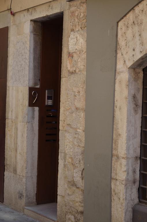Girona Housing Ginesta 9 Apartment ภายนอก รูปภาพ