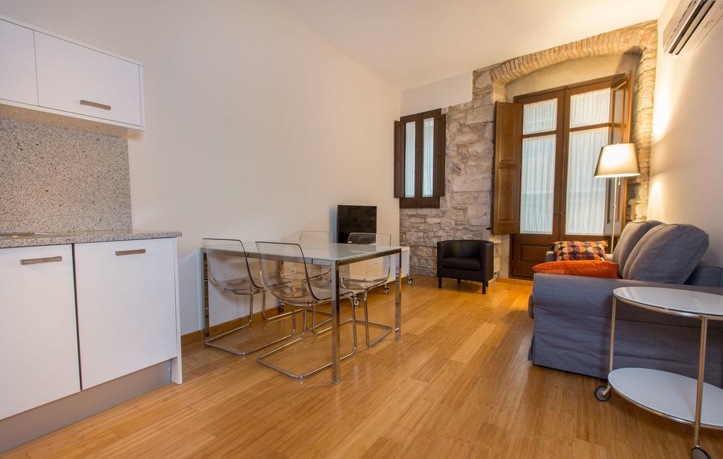 Girona Housing Ginesta 9 Apartment ภายนอก รูปภาพ