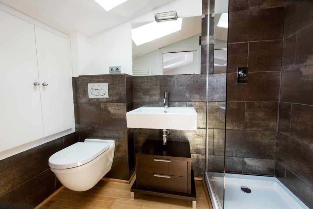 Girona Housing Ginesta 9 Apartment ภายนอก รูปภาพ